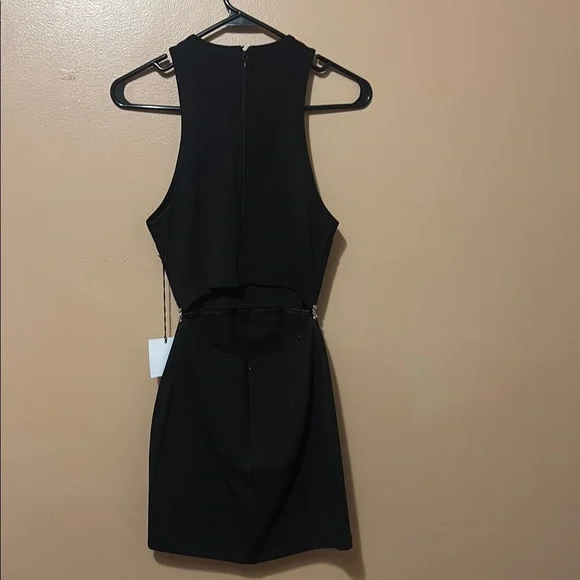 Black Sleeveless Dress - Picture 2 of 2